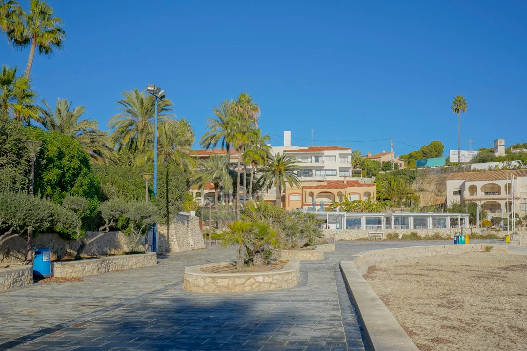 2 benachbarte Baugrundstücke in direkter Nähe zum Strand von La Fustera zu verkaufen - View 2