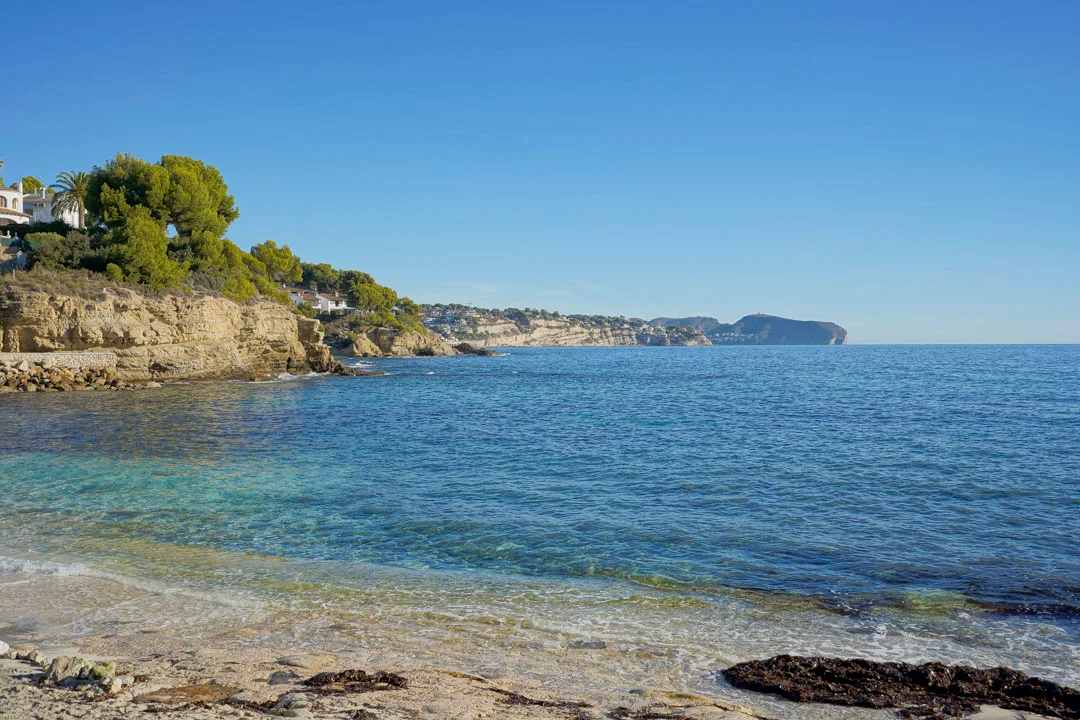 2 benachbarte Baugrundstücke in direkter Nähe zum Strand von La Fustera zu verkaufen - Main