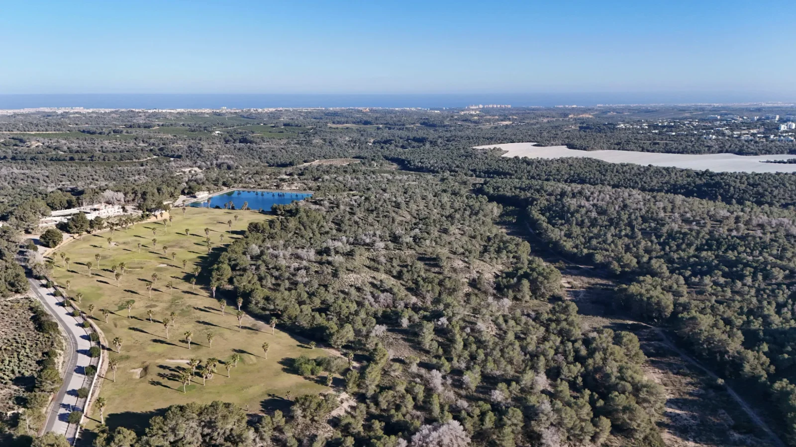 Exklusives 460 Hektar großes Anwesen mit privatem Golfplatz und beeindruckendem Pool - View 3