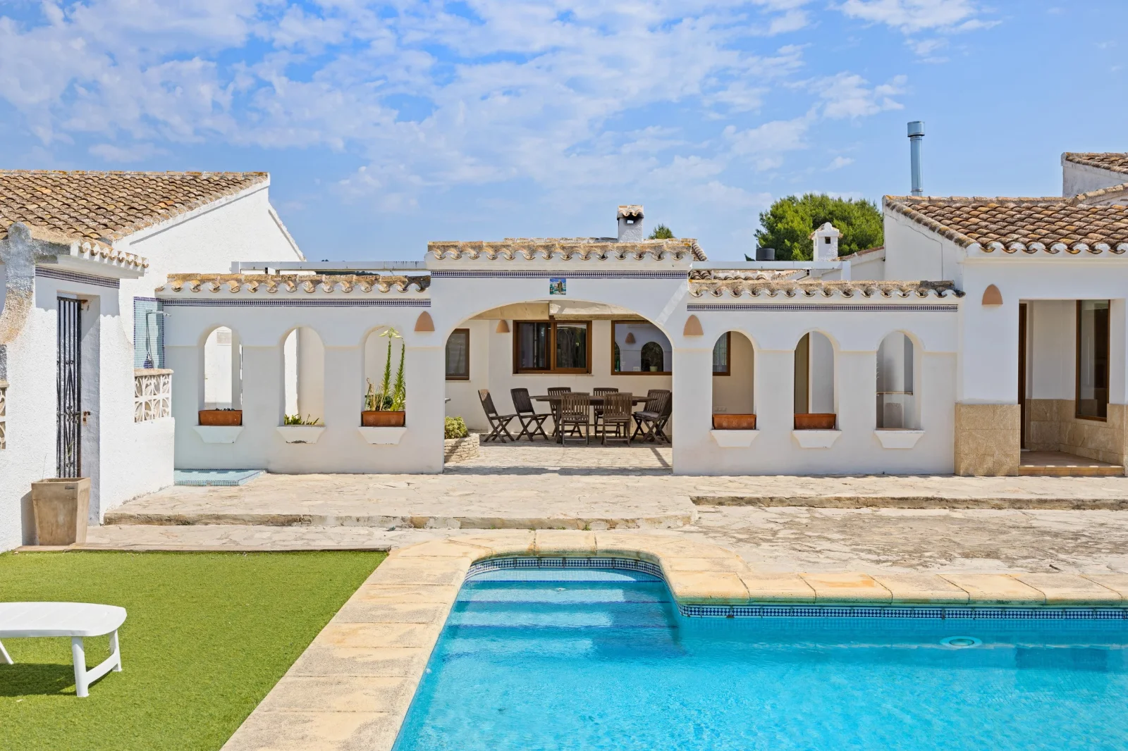 Exclusive villa with large plot in Las Laderas, Jávea - Main