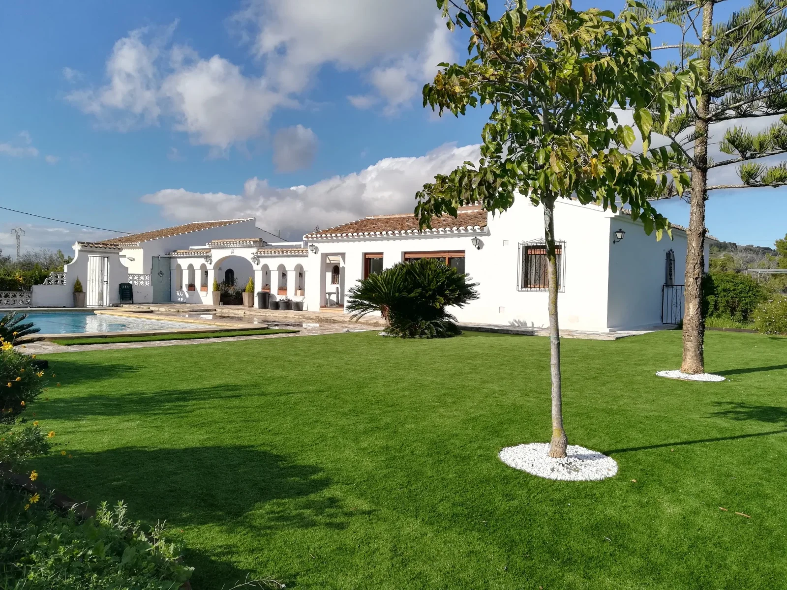 Exclusive villa with large plot in Las Laderas, Jávea - View 2