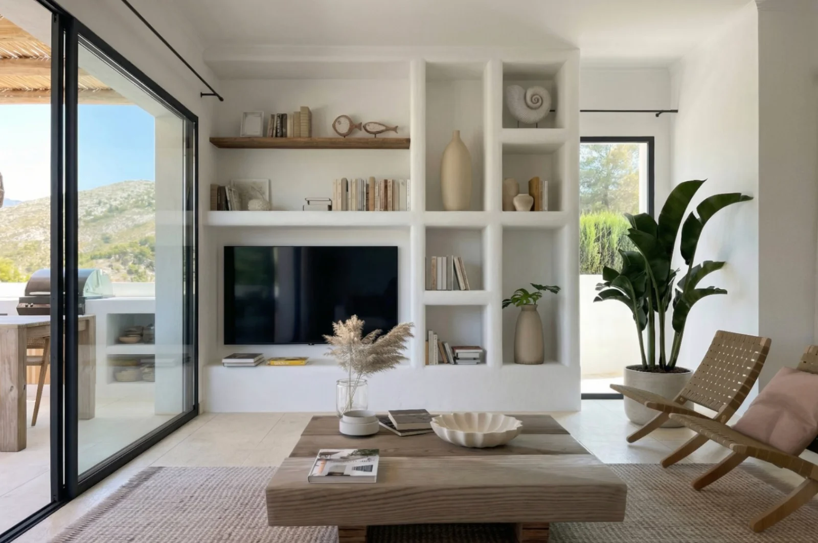 Villa im Ibiza-Stil zum Verkauf in Monte Solana II - View 3